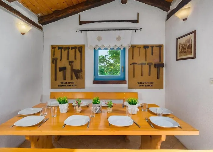 Viera Вилла Бузет